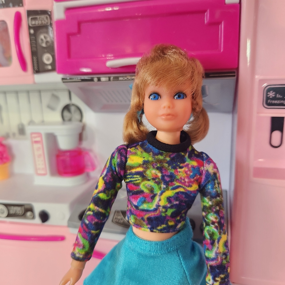 Vintage 1969 Skipper Pose N Play Barbie in excellent condition